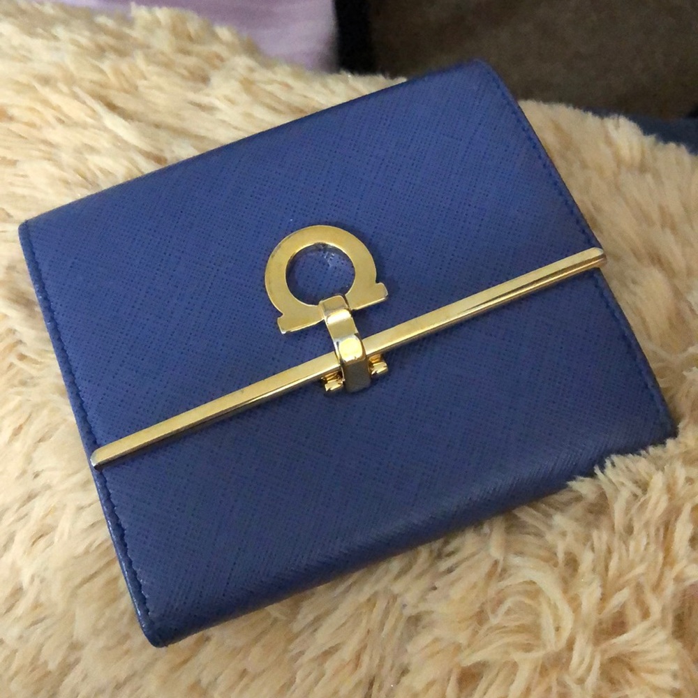 Ferragamo saffiano Blue Wallet classic